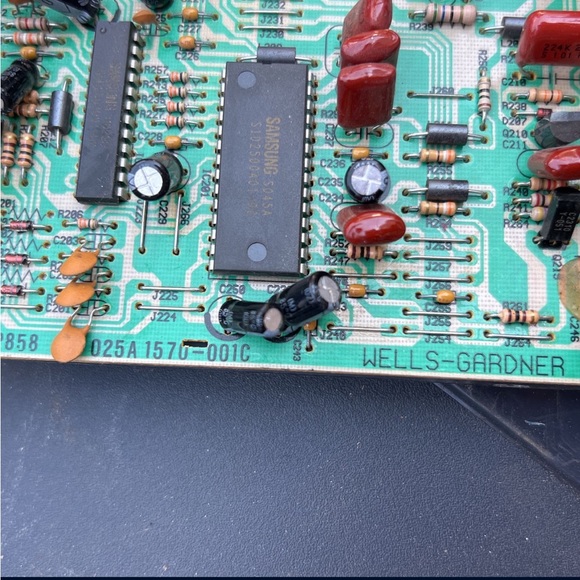 Wells Gardner P857 Arcade Video Game Monitor Chassis - Picture 4 of 8